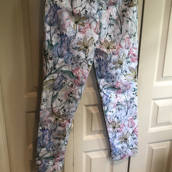 H&M Womans Floral Jeans Size 8 - Picture 6 of 7